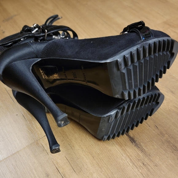 Balenciaga Mock Lace-Up & Zip-Up Ankle Booties - Picture 16 of 16